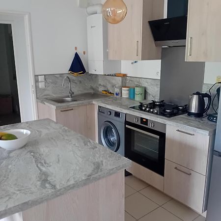 Superbe Appartement T2 Cuers Dış mekan fotoğraf