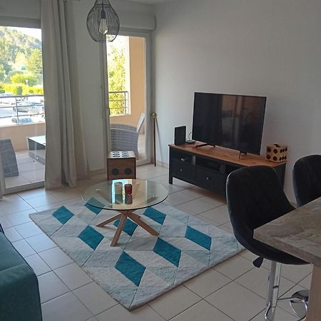 Superbe Appartement T2 Cuers Dış mekan fotoğraf