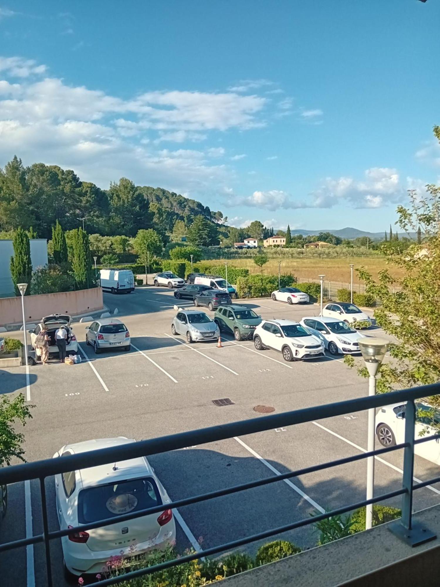 Superbe Appartement T2 Cuers Dış mekan fotoğraf